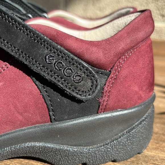 Ecco Girl’s Mary Janes Burgundy Shoes Size 30 - Picture 10 of 13